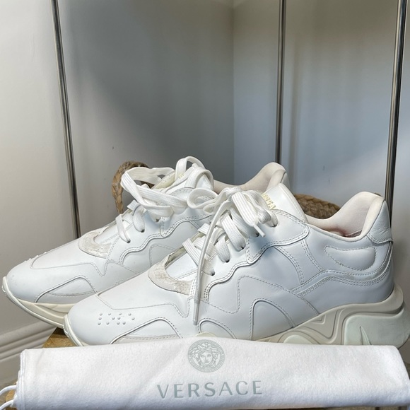 Shoes & Ladies brand name slides - Picture 4 of 7